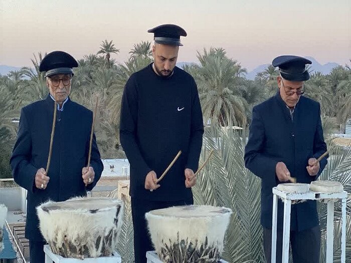 طبّالی؛ آیینی برای سحرخیزی و روزهداری در طبس + فیلم