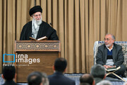 Leader meets with Quran reciters on Ramadan's first day