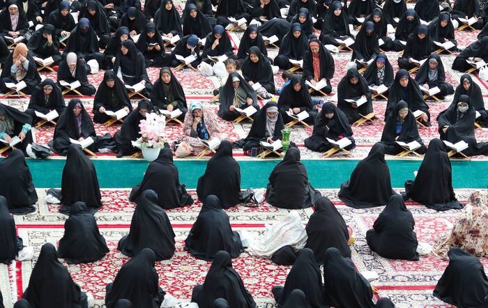 خانه تکانی دلها برای بهار رمضان در حرم شاهچراغ (ع) شیراز