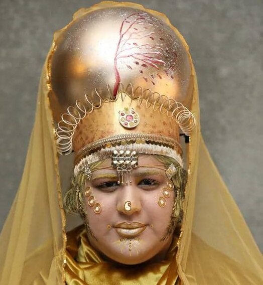 عروسکفروشِ میدان انقلاب که بازیگر مهران مدیری شد/ مادر رضا عطاران شدم