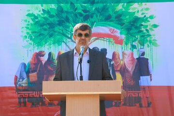 استاندار یزد: سلامت شهروندان را با توسعه اشتغال معامله نمی‌کنیم