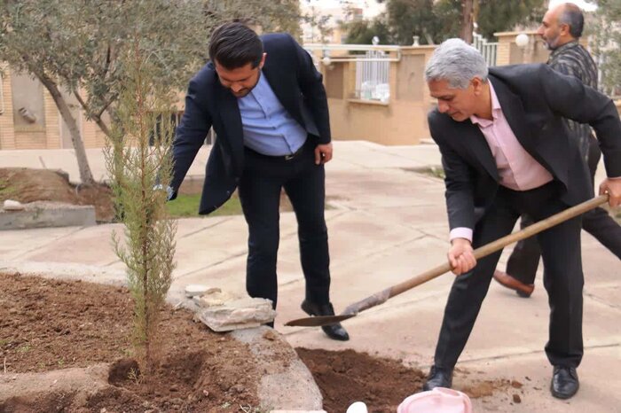 «پیوند طبیعت و رسانه» در سمنان؛ همزمانی روز درختکاری و پاسداشت ۹۰ سالگی ایرنا + عکس