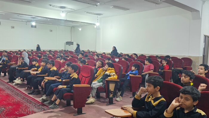 از خاک تا هویت