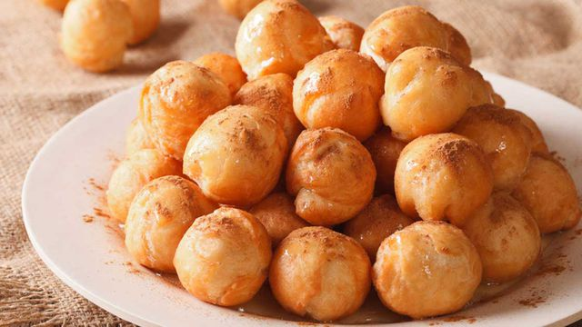 طرز تهیه لُقیمات (لُگیمات)؛ دسر عربی برای افطارهای رمضان