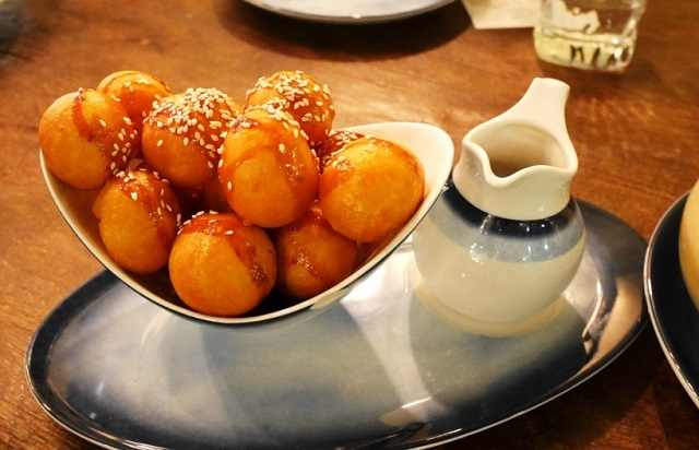 طرز تهیه لُقیمات (لُگیمات)؛ دسر عربی برای افطارهای رمضان