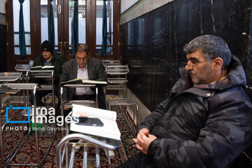 Recitación del Corán en el Santuario del Imam Reza (P)