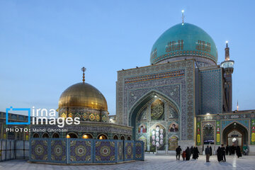 Recitación del Corán en el Santuario del Imam Reza (P)