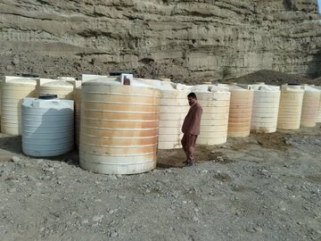 ۲ انبار بزرگ سوخت قاچاق در جاسک هرمزگان منهدم شد