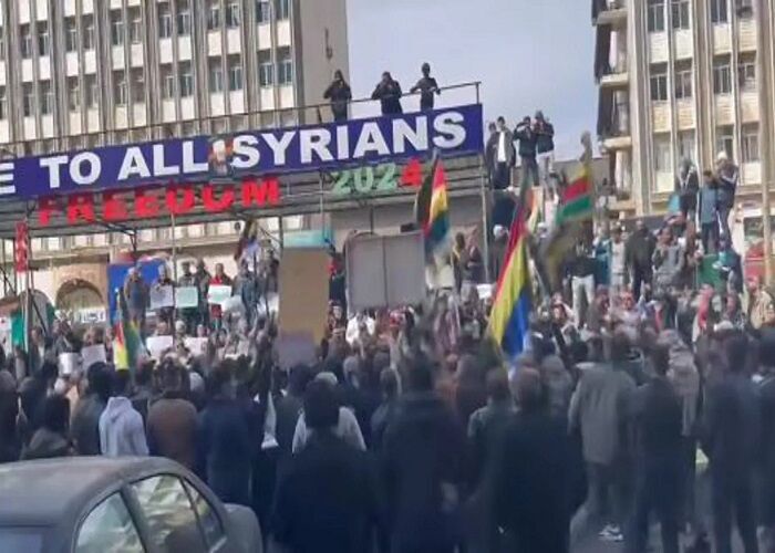 Suveydada Colaniyə və Suriyanın yeni hökumətinə qarşı nümayişlər