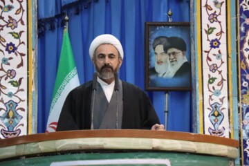 امام جمعه: مردم ایلام به جشنی که طراحی دشمن است، «نه» بگویند