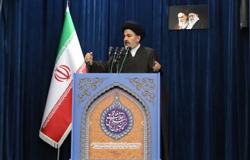 امام جمعه ارومیه: آینده ایران با حفظ استقلال در صنعت هسته‌ای تضمین می‌شود