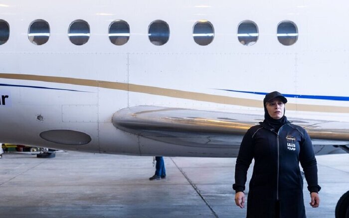 گیتی موسوی: اولین زن در جهان هستم که هواپیمای ۱۸ تُنی را جابهجا میکند