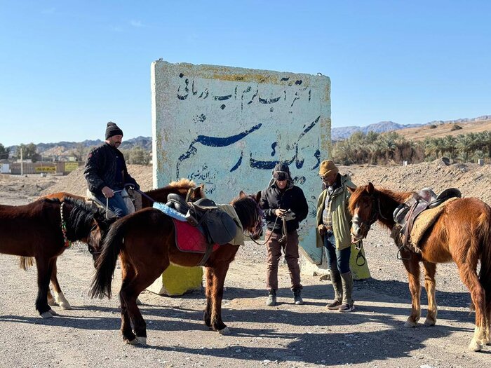 در مسیر لوت؛ ۷۰۰ کیلومتر اسب سواری برای معرفی گردشگری با اسب+ فیلم