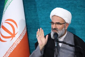 نماینده ولی فقیه در سمنان: ورود جوانان به عرصه تصمیم‌گیری زمینه‌سازی شود