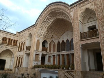 سفر به تاریخ هشت هزار ساله کاشان