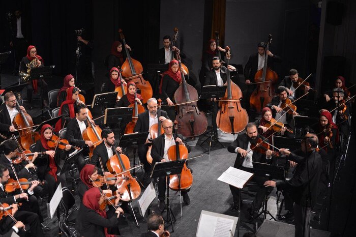 ارکستر سمفونیک تهران با «ترانههای کلاسیک» روی صحنه رفت+ فیلم