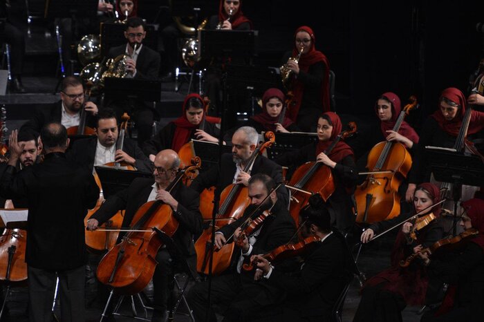 ارکستر سمفونیک تهران با «ترانههای کلاسیک» روی صحنه رفت+ فیلم