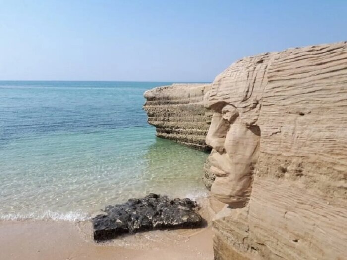 ساحل نقره ای؛ جادوی آبی و درخشنده جزیره هنگام