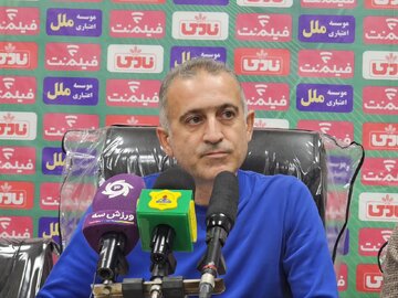 سرمربی صنعت‌نفت آبادان: باید با گل‌های بیشتری پیروز می‌شدیم