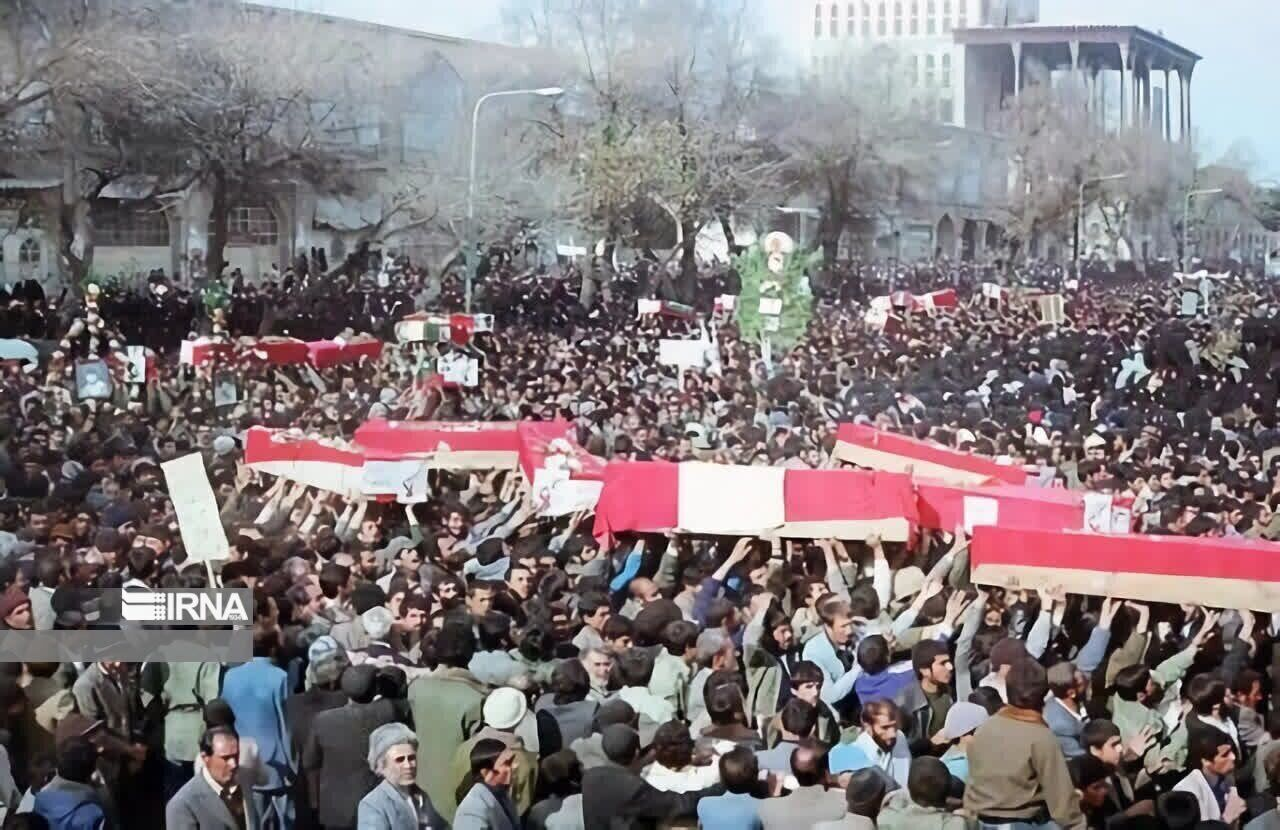 شهید، سند افتخار نصف جهان