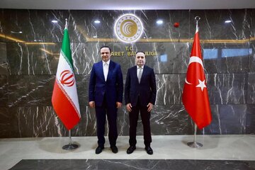 ایران و ترکیه مسیرهای دستیابی به تجارت ۳۰ میلیارد دلاری را بررسی کردند