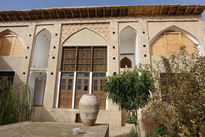 آشتیان عالم پرور، پهنهای تاریخی با جاذبههای گردشگری - ایرنا