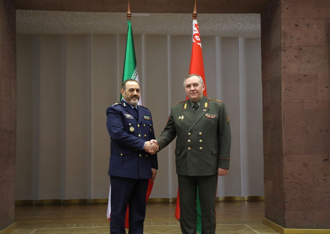 L'Iran et le Belarus signent un document sur le développement de la coopération en matière de défense