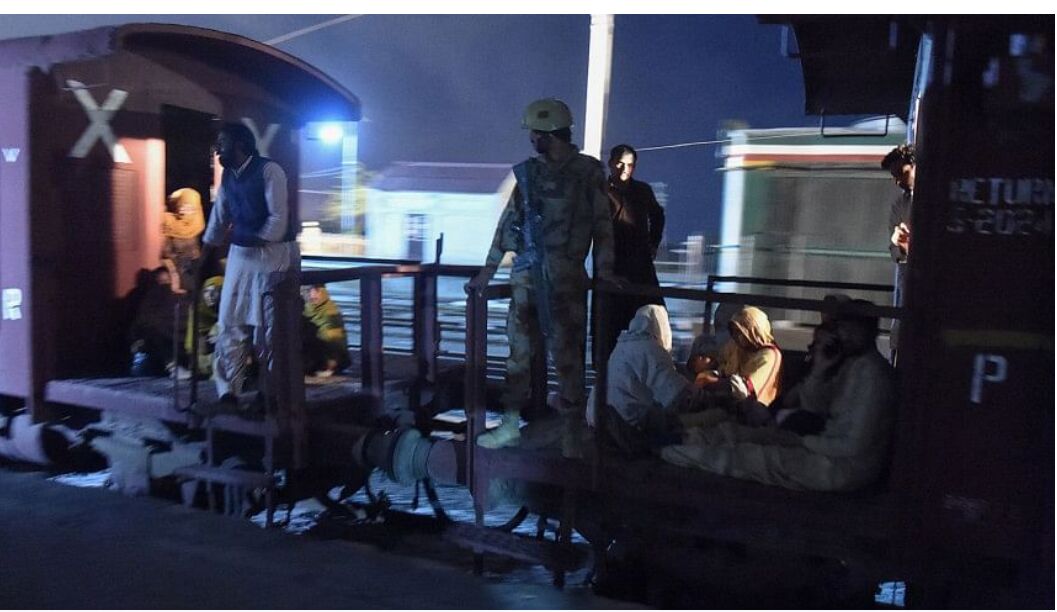  پاکستان میں مسافر ٹرین کو یرغمال بنانے کا ماحرا ختم ، 33 دہشت گرد ہلاک