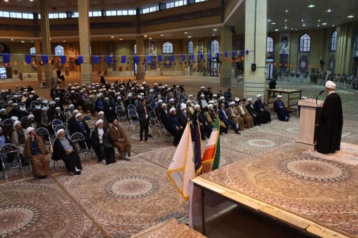 امام جمعه ایلام: مبلغان دینی نقش کلیدی در ترویج زکات و دین‌داری دارند