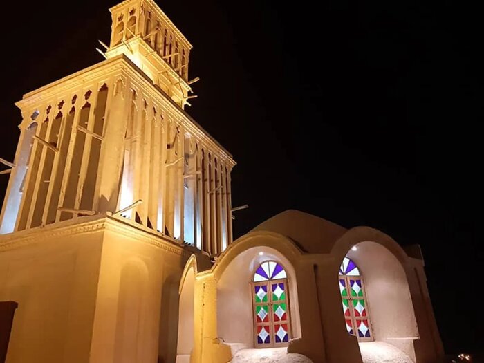 خانه آقازاده در ابرکوه، تنها خانه جهان با بادگیرهای دو طبقه