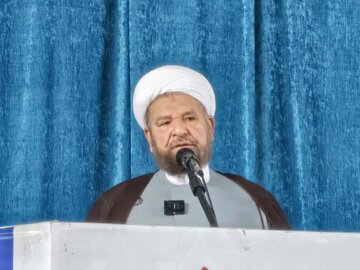 امام جمعه جیرفت: جنگ اقتصادی آمریکا با جهان فرصتی برای ایران است