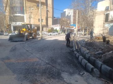 چهارراه رنگین کمان خرم آباد با عقب‌نشینی املاک مسیر گشایش یافت