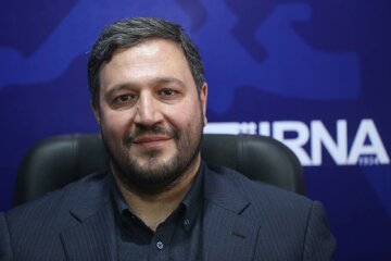 اظهارات عضو هیات رییسه مجلس در خصوص استیضاح وزیر اقتصاد، لایحه حجاب و کارمندان شرکتی