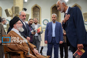 Encuentro de poetas y figuras de la literatura persa con el Líder Supremo de la Revolución