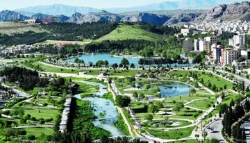 خواهران فیروزه ای خرم‌آباد، گردشگری در قلب شهر
