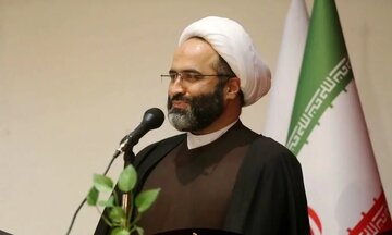 ترویج آثار قرآنی را با روش‌های جذاب دنبال می‌کنیم