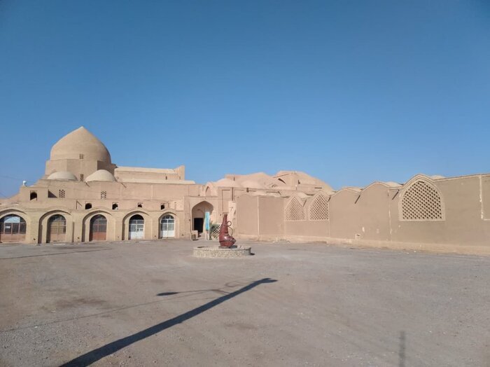 نوروزگردی اردستان از قنات دوطبقه مون تا قلعه سنگ بست