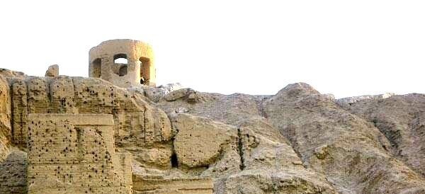 نوروزگردی اردستان از قنات دوطبقه مون تا قلعه سنگ بست