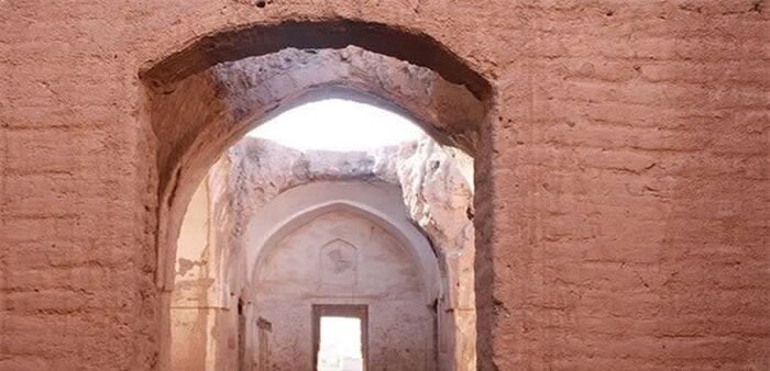 نوروزگردی اردستان از قنات دوطبقه مون تا قلعه سنگ بست