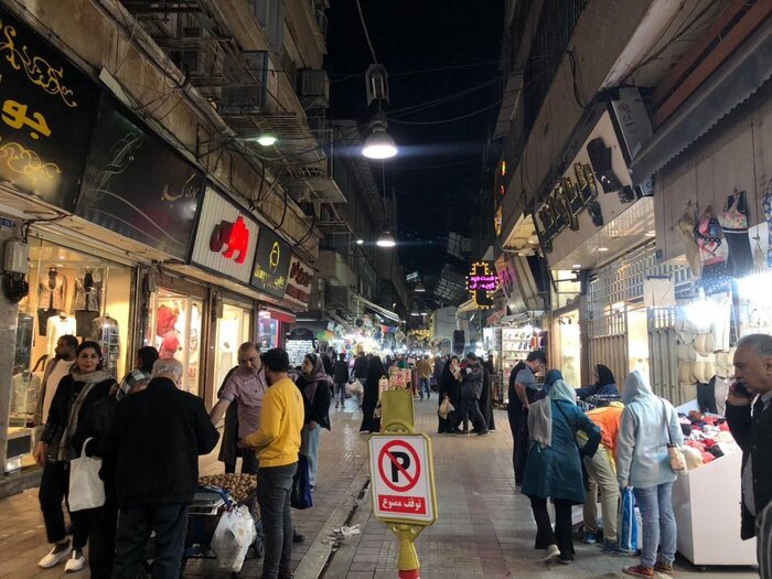 بازار شب عید؛ آرامتر از همیشه اما هنوز زنده