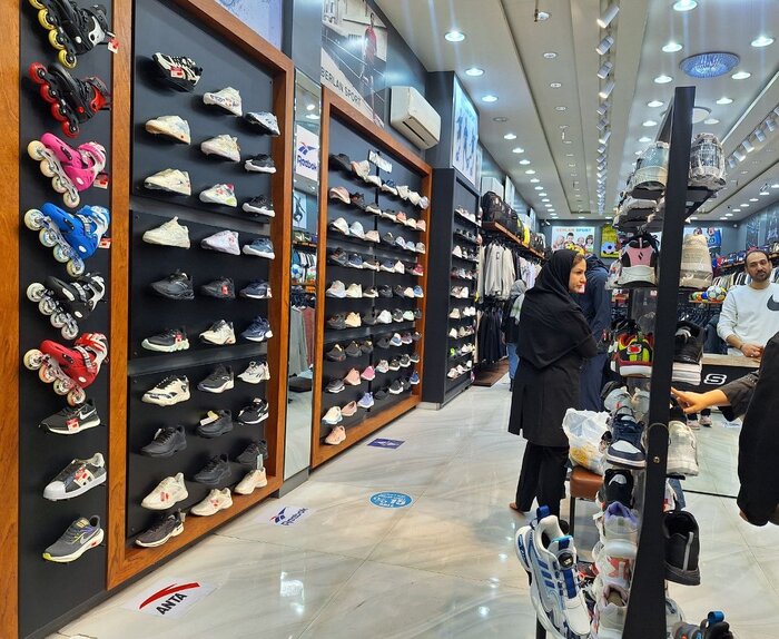 بازار شب عید؛ آرامتر از همیشه اما هنوز زنده