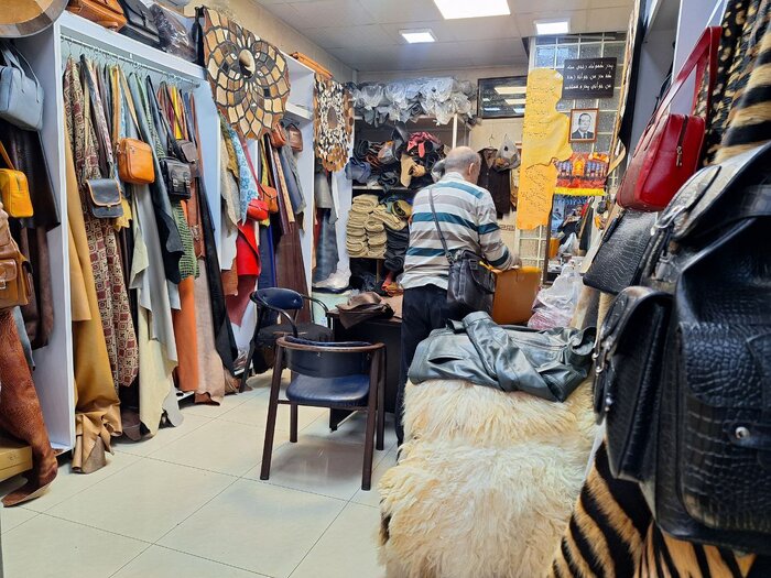 بازار شب عید؛ آرامتر از همیشه اما هنوز زنده