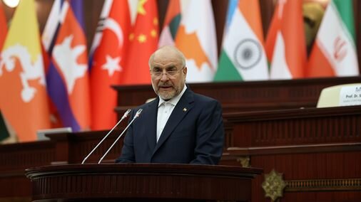 کمک به تقویت دیپلماسی و سیاست خارجی در قامت ریاست مجلس