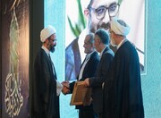 ۱۴ خادم قرآنی با حضور رئیس‌جمهوری تجلیل شدند