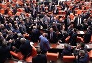 تنش در پارلمان ترکیه درپی بازداشت شهردار استانبول + فیلم