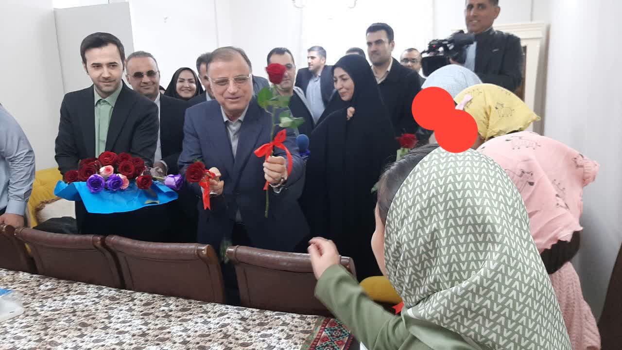 نخستین گام‌های ۱۴۰۴ استاندار گلستان؛ کودکان، شهدا و یک پیام بزرگ