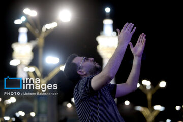 Iran : veillée de la 19ᵉ nuit du Ramadan au sanctuaire de l'Imam Reza (P) à Machhad