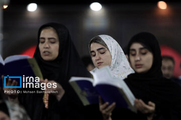 Iran : veillée de la 19ᵉ nuit du Ramadan au sanctuaire de l'Imam Reza (P) à Machhad