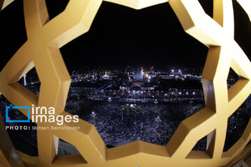 Iran : veillée de la 19ᵉ nuit du Ramadan au sanctuaire de l'Imam Reza (P) à Machhad