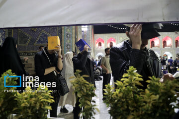 Iran : veillée de la 19ᵉ nuit du Ramadan au sanctuaire de l'Imam Reza (P) à Machhad